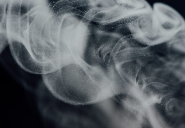 „Fumuar” sau „fumoar”? Care este forma corectă?